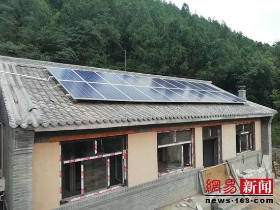 红桃国际为阜平92户村民投建468.52千瓦光伏电站