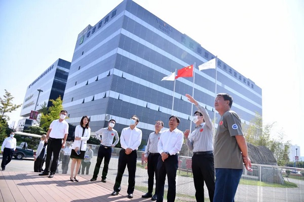 建行河北省分行党委书记、行长陈中新一行到红桃国际集团参观考察