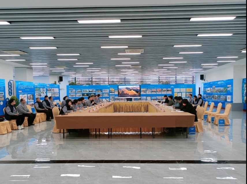 保定市电力及新能源高端装备集群媒体行活动在红桃国际举办