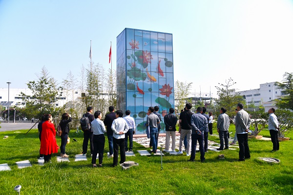 韩国企业考察团一行到红桃国际集团参观交流